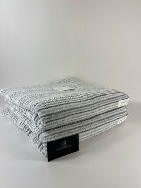 Ecoexistence Bath Towels Gray White Stripes Plush Cotton Quick Dry Set of 2 NEW